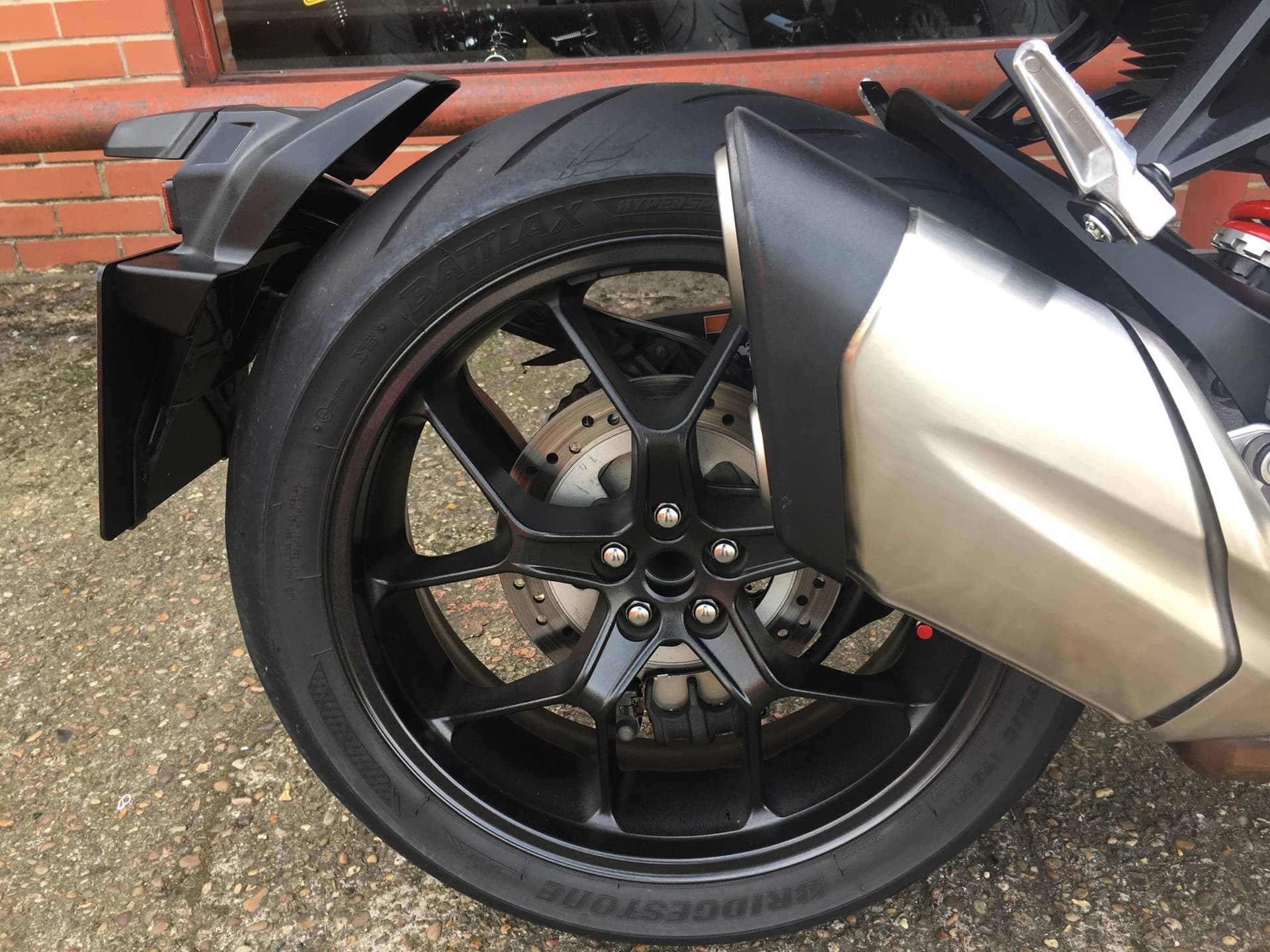 HONDA CB1000RA-J thumbnail 8