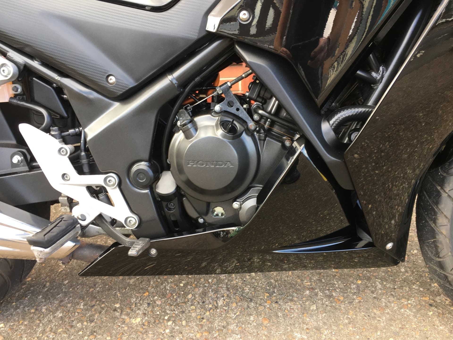 HONDA CBR300 RA-F thumbnail 3
