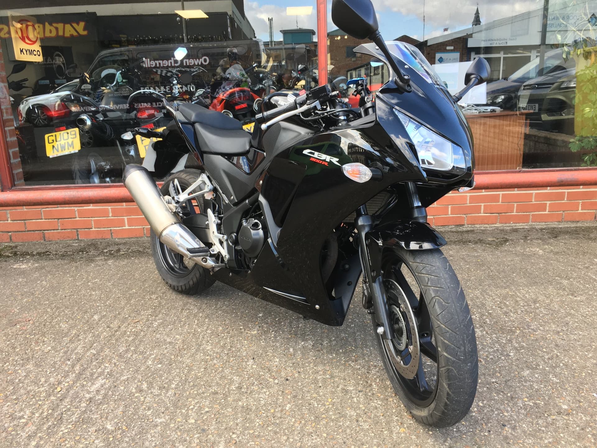 HONDA CBR300 RA-F thumbnail 5