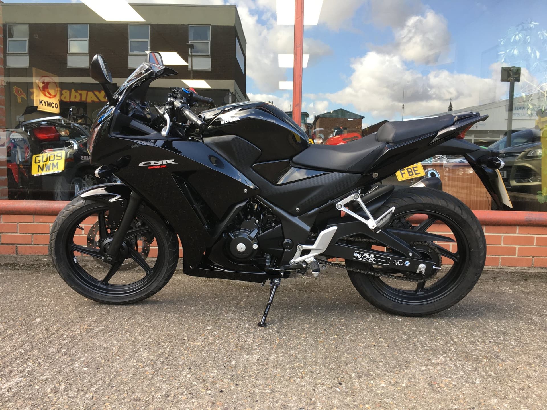 HONDA CBR300 RA-F thumbnail 7