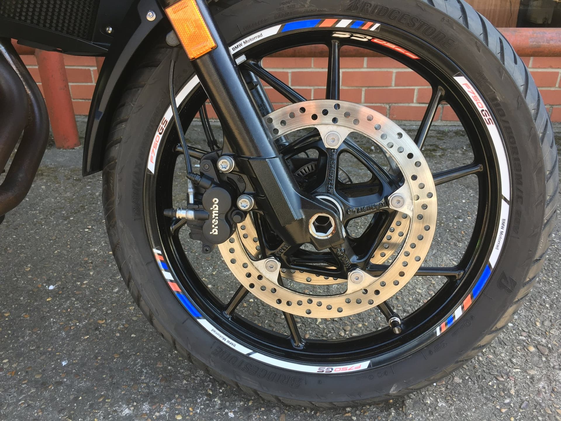 BMW F750 GS thumbnail 4