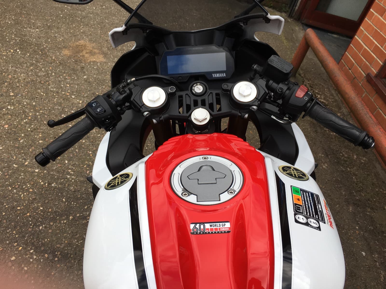 YAMAHA R125 thumbnail 10