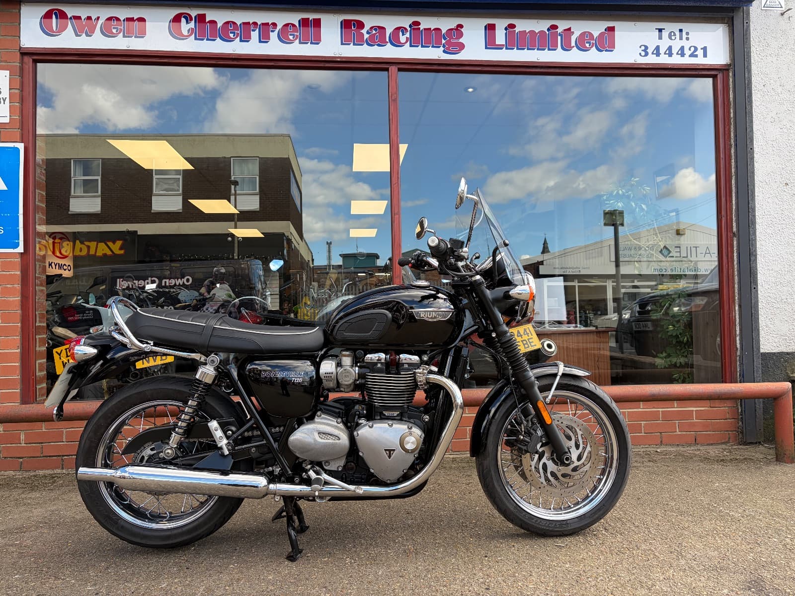 TRIUMPH BONNEVILLE T120