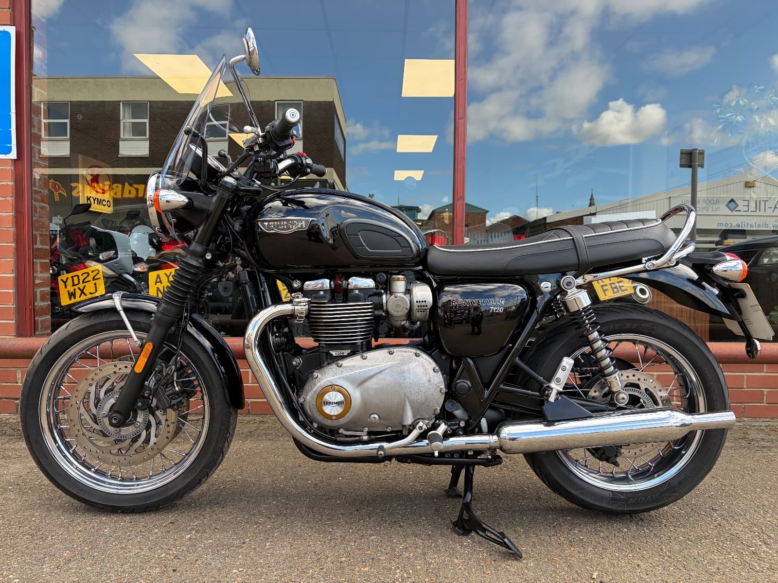 TRIUMPH BONNEVILLE T120 thumbnail 8