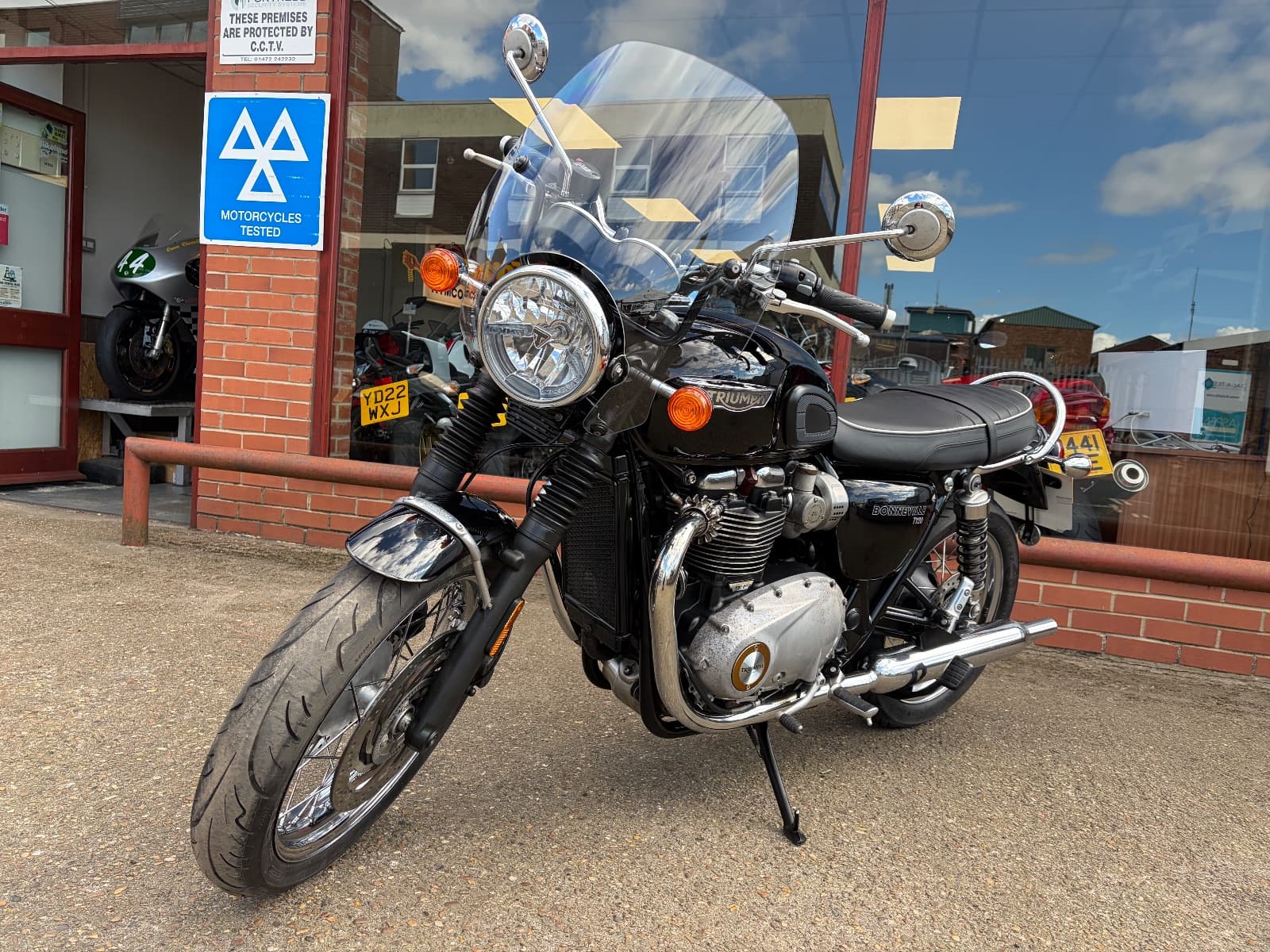 TRIUMPH BONNEVILLE T120 thumbnail 11