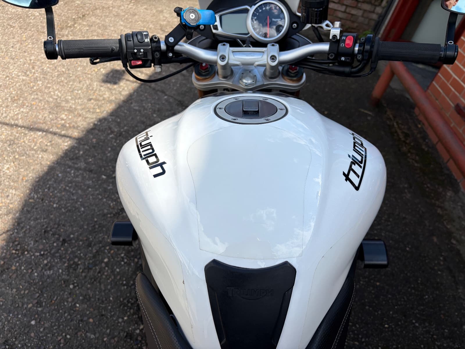 TRIUMPH SPEED TRIPLE 1050 thumbnail 11