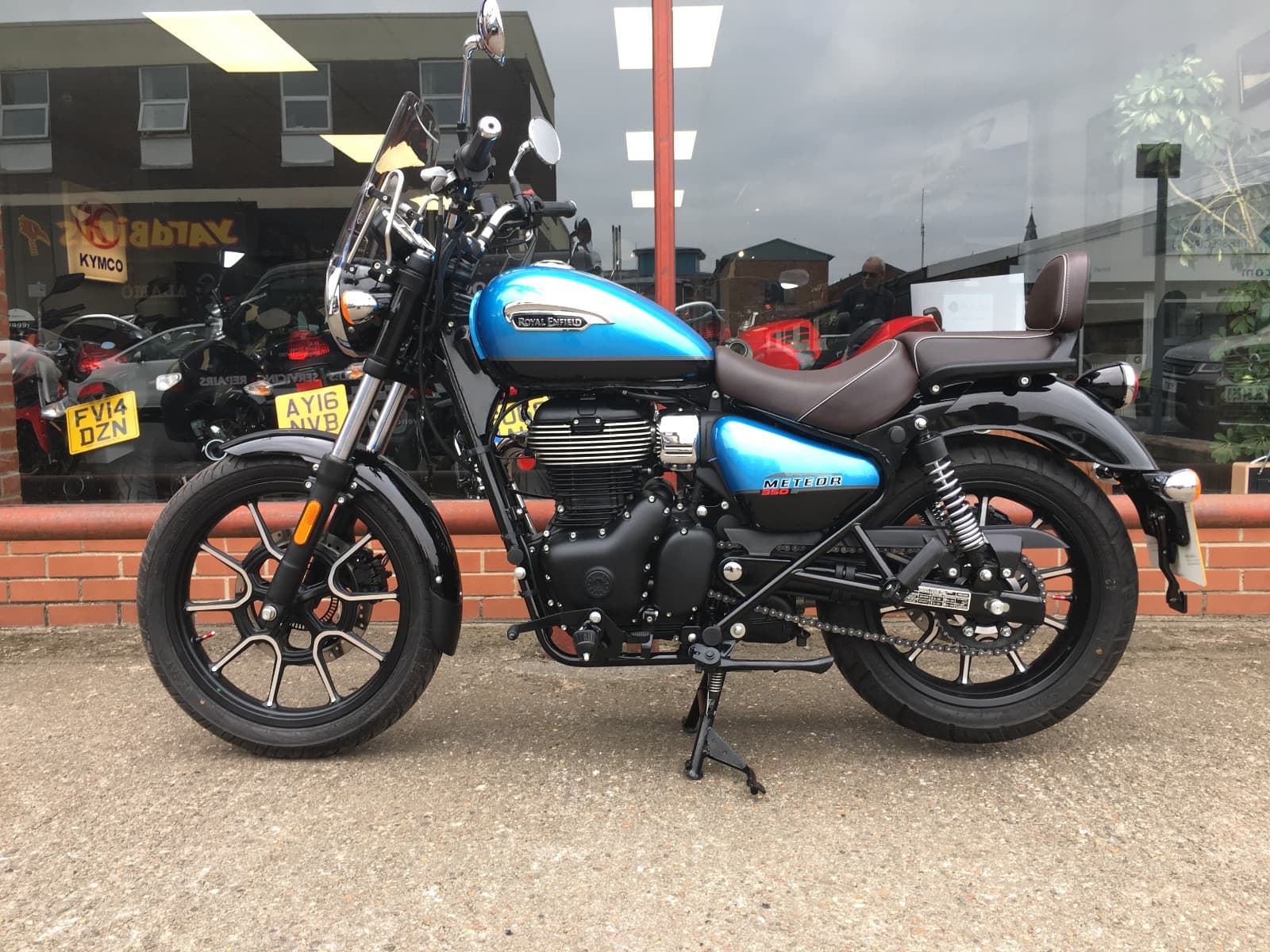 ROYAL ENFIELD METEOR 350 E5 thumbnail 9