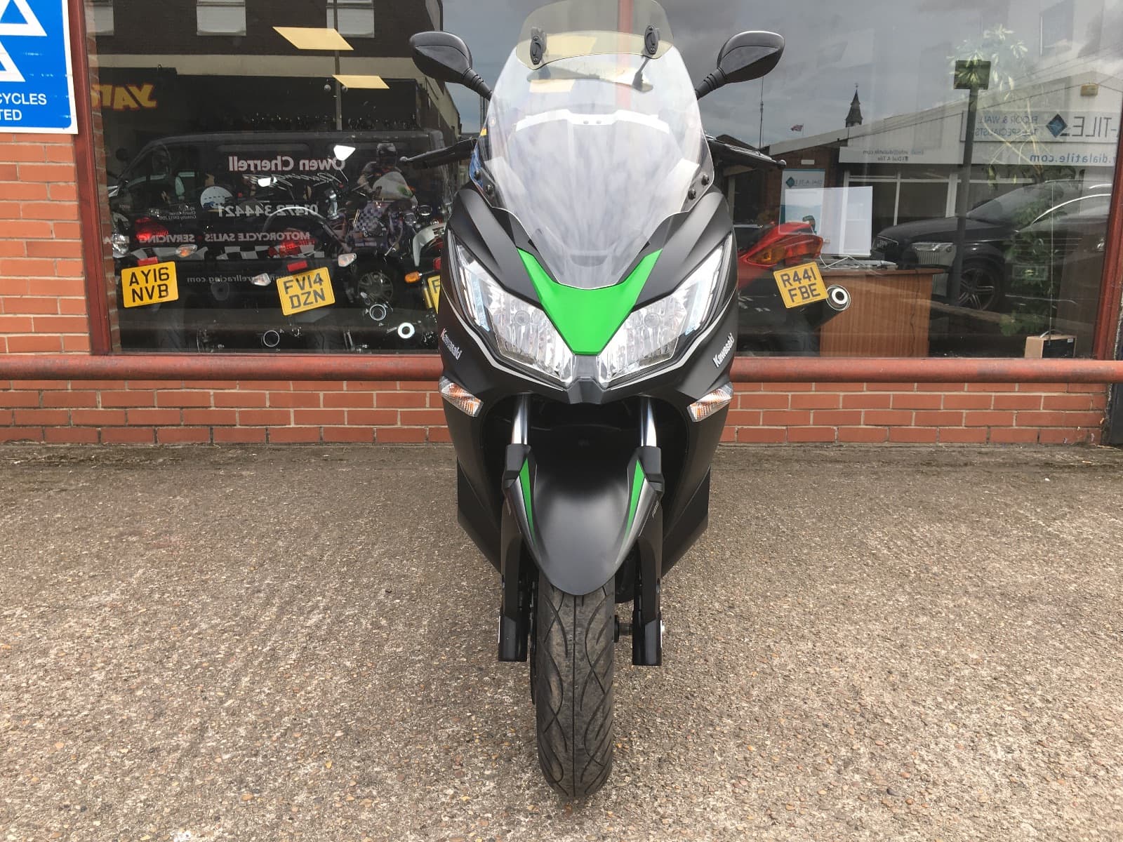 KAWASAKI J300 thumbnail 11
