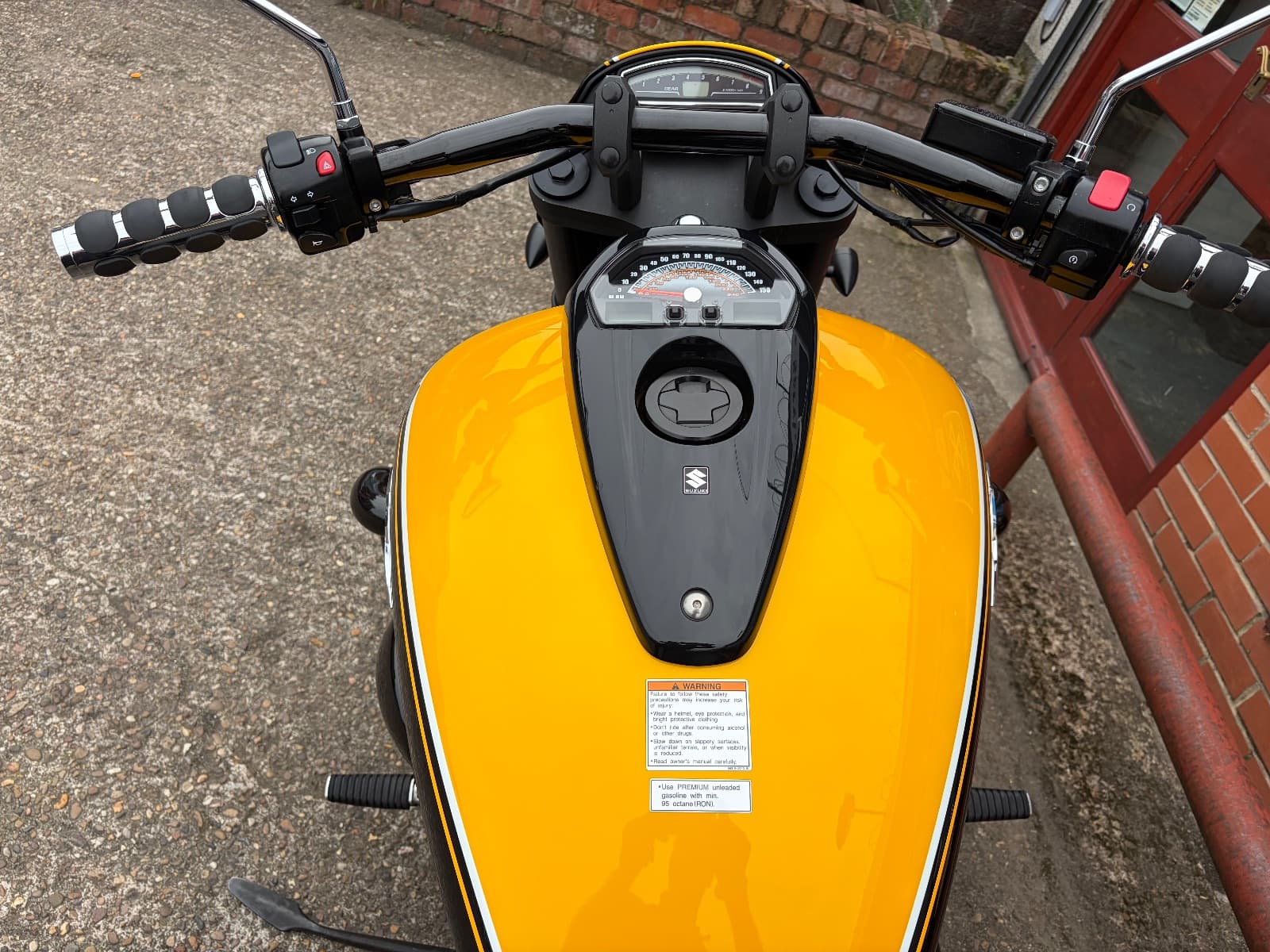 SUZUKI VZR1800 thumbnail 12