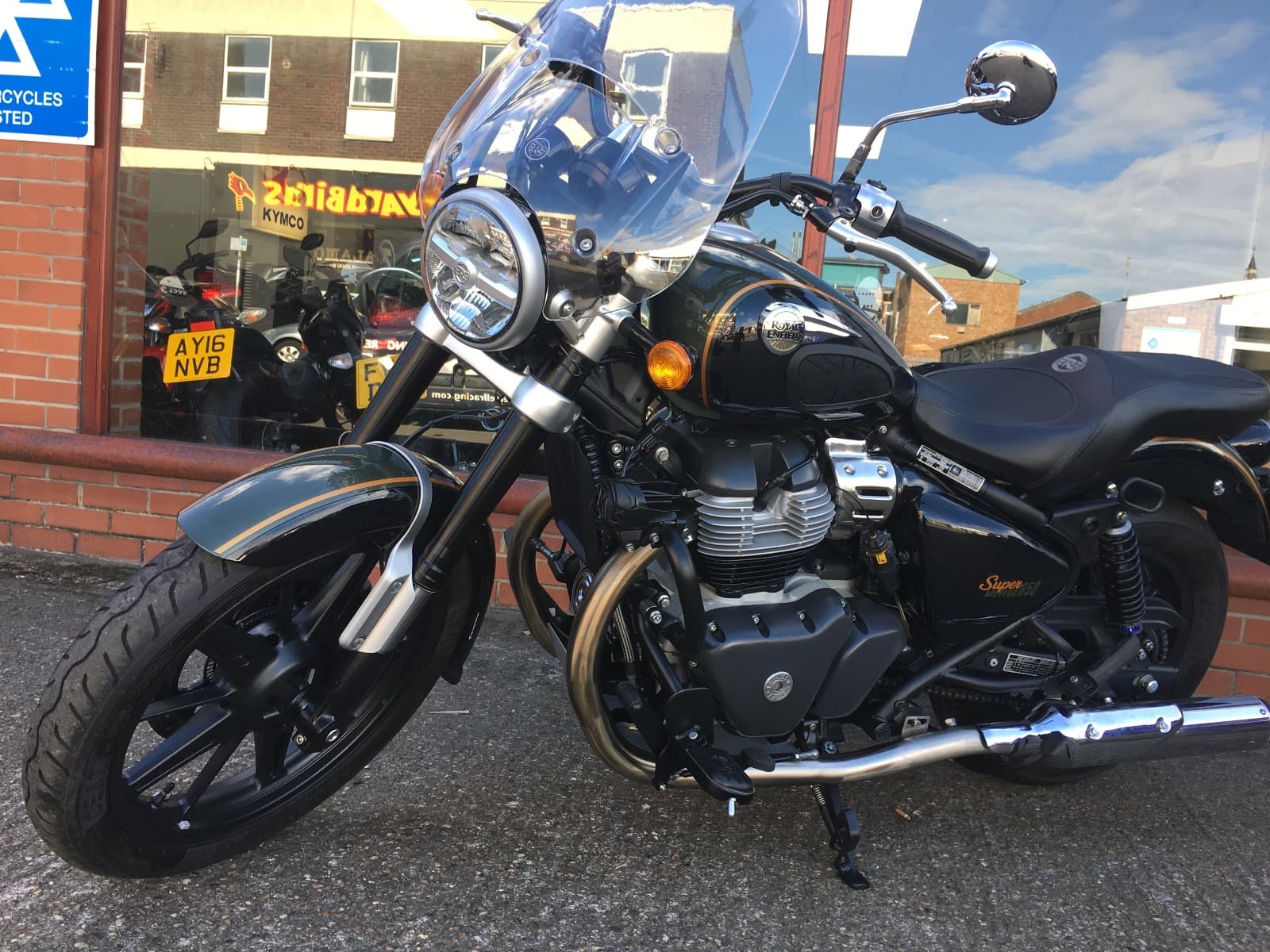 ROYAL ENFIELD SUPER METEOR 650 thumbnail 6