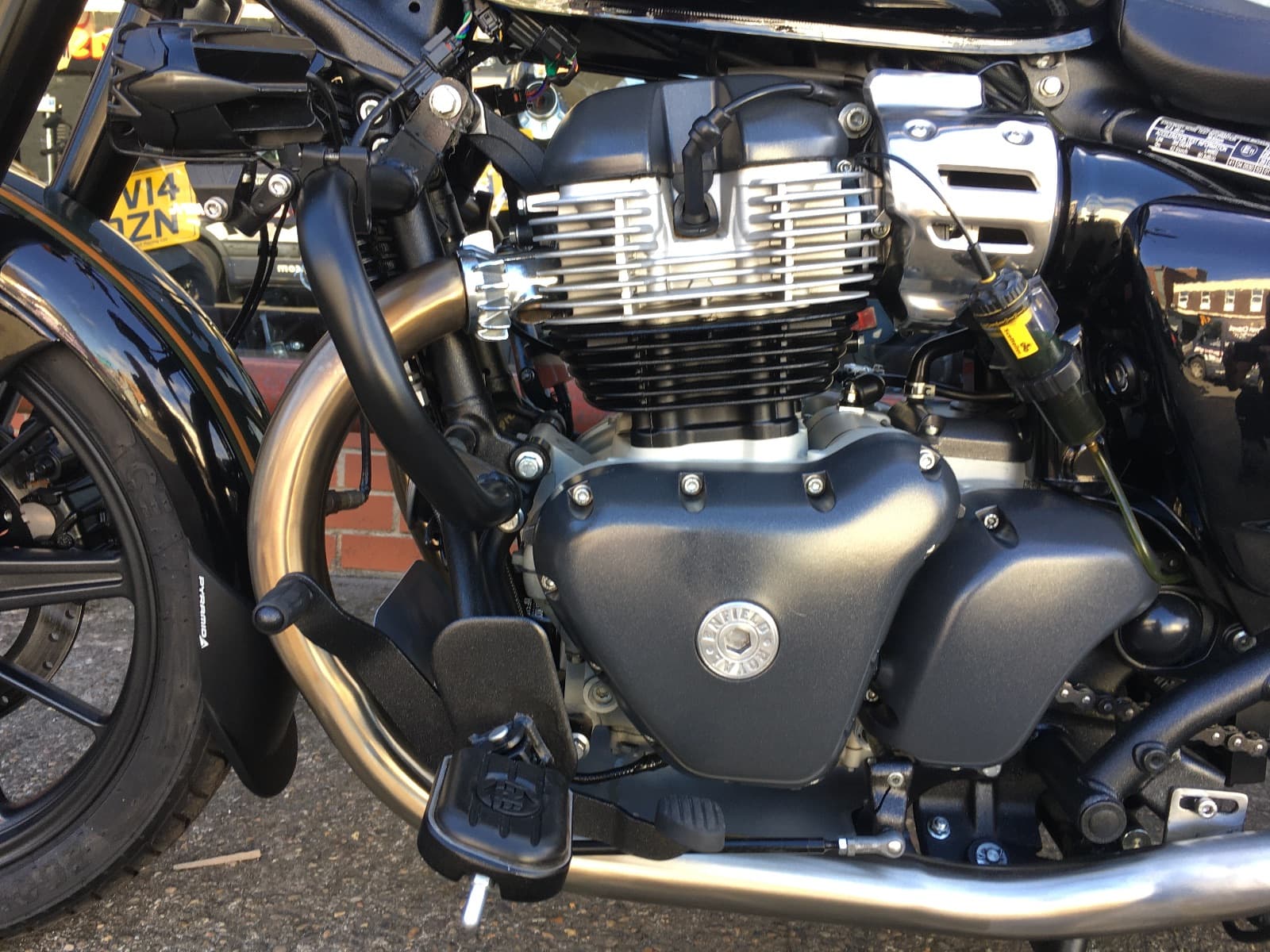 ROYAL ENFIELD SUPER METEOR 650 thumbnail 9