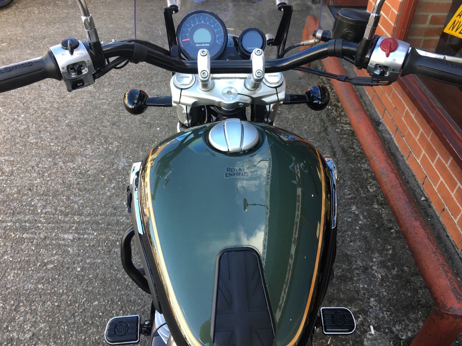 ROYAL ENFIELD SUPER METEOR 650 thumbnail 14