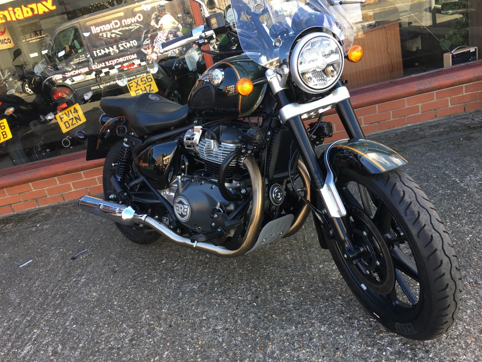 ROYAL ENFIELD SUPER METEOR 650 thumbnail 5