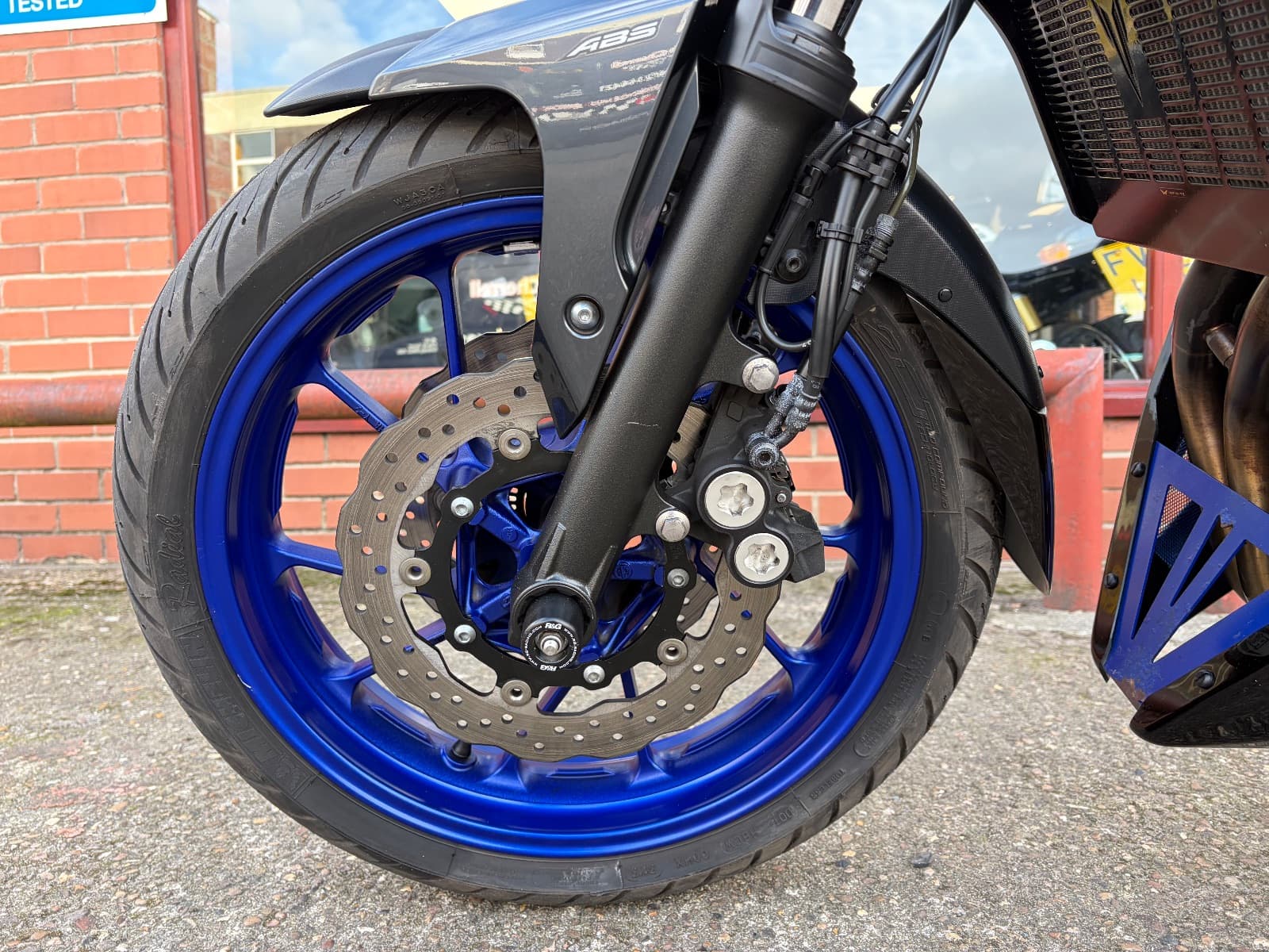 YAMAHA MT-07 thumbnail 3
