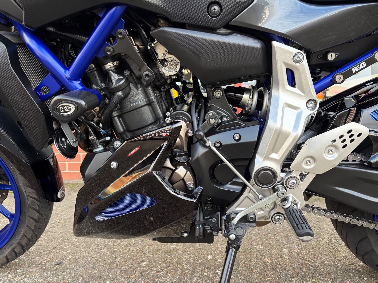 YAMAHA MT-07 thumbnail 5