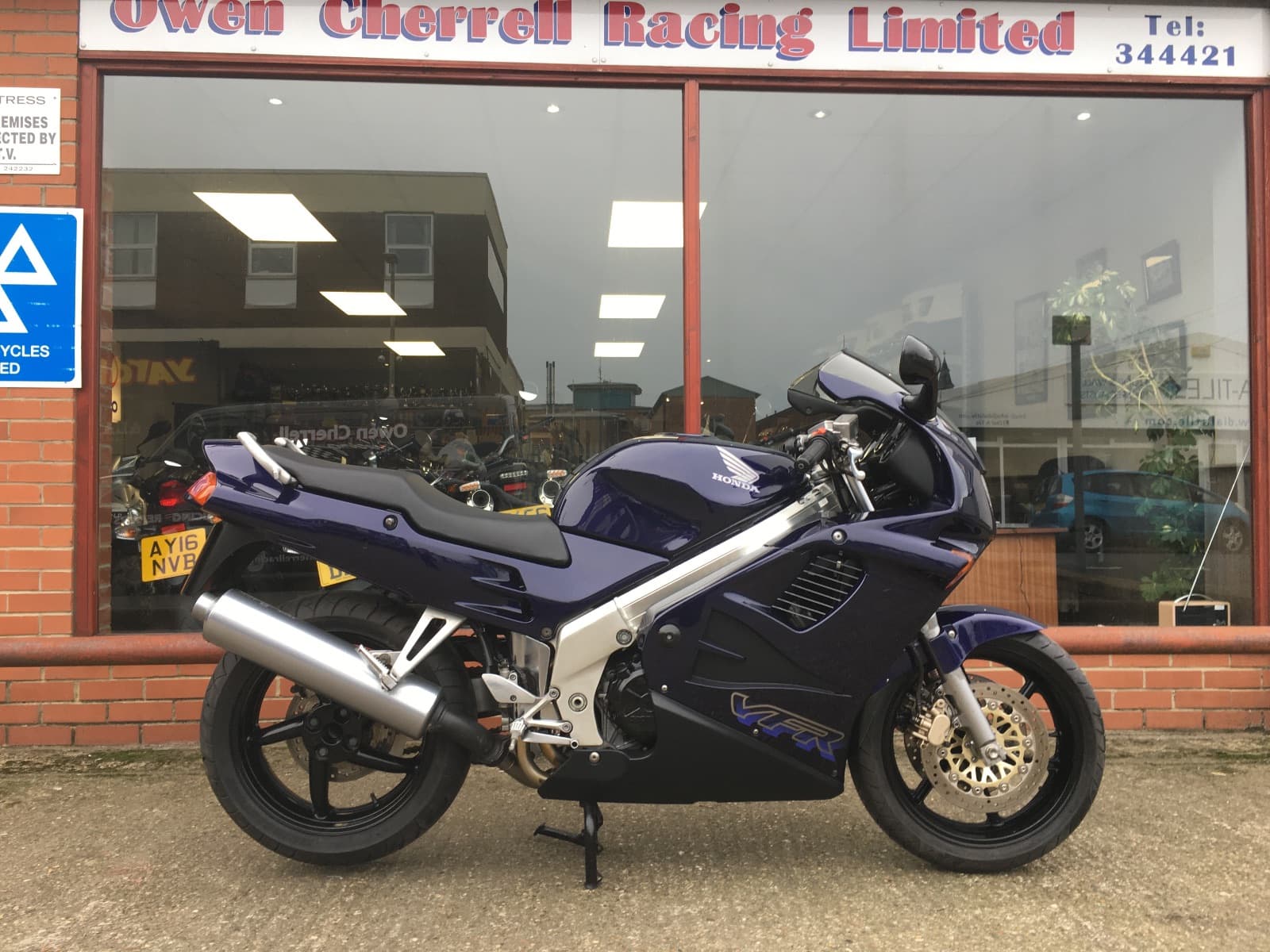 HONDA VFR750