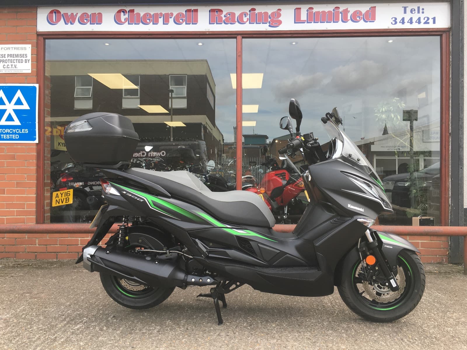 KAWASAKI J300